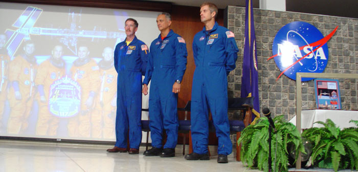 STS-117 Crew Photo at MSFC